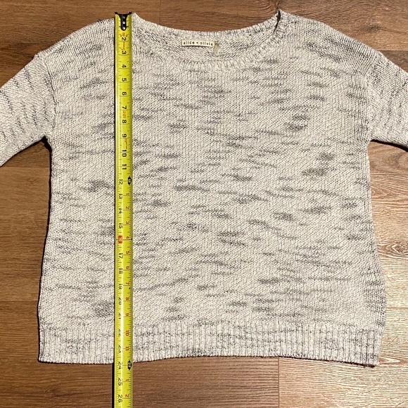 Alice + Olivia Lightweight Gray Marled Wool Blend Sweater Round Neck Women M 4-6 - Picture 5 of 12